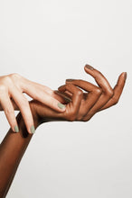 Laden Sie das Bild in den Galerie-Viewer, essentials